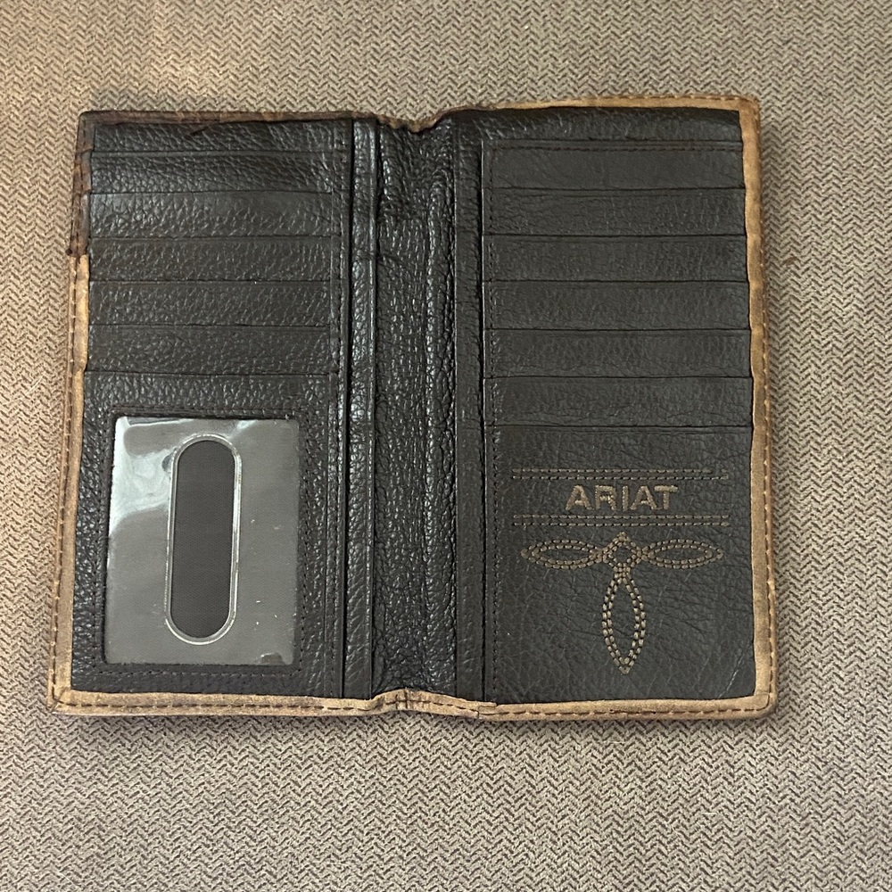 Ariat Brown Two-Tone Tooled Leather Wallet - Picture 3 of 11